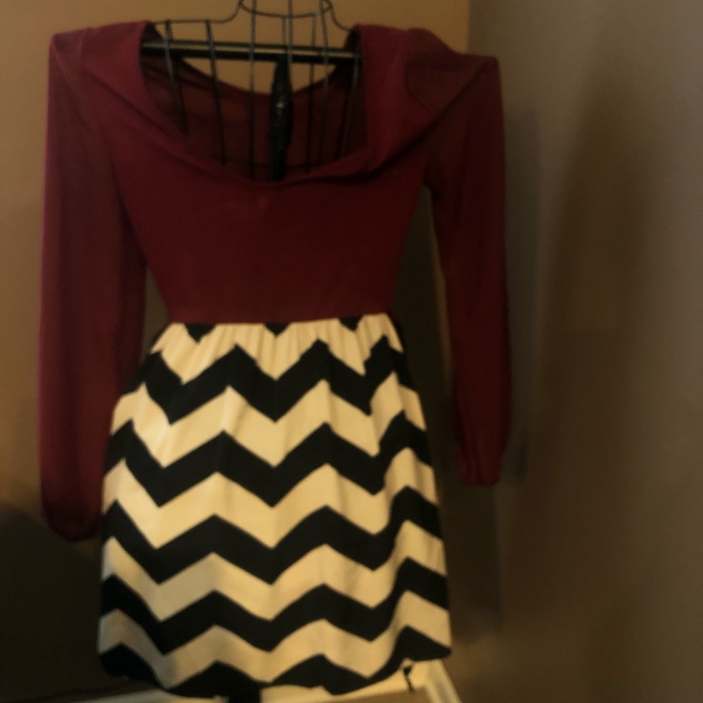 Dress - Picture 3 of 3